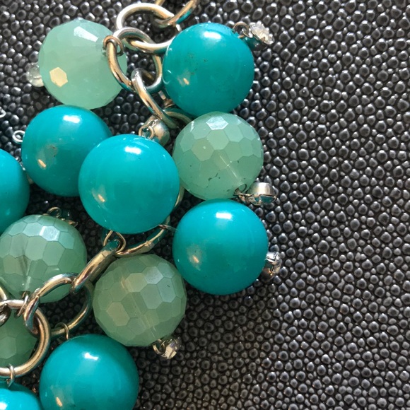 LIZ CLAIBORNE STATEMENT NECKLACE - Picture 2 of 8